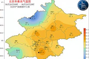 霍启刚提到的03年皇马中国行：巨星全到场 各种签名合影，卡洛斯给球迷送球鞋